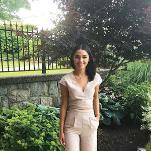 Meet your Posher, Claire